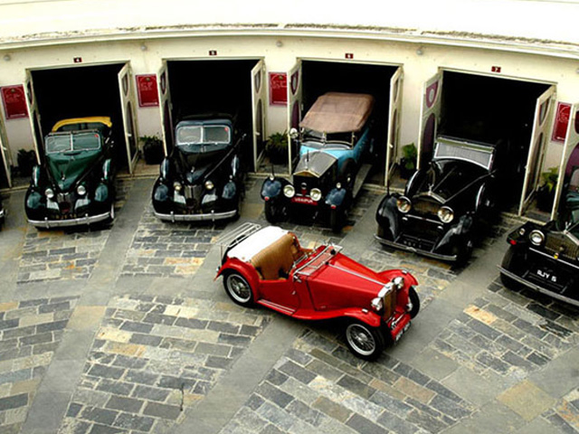 004_vintage_car_crescent