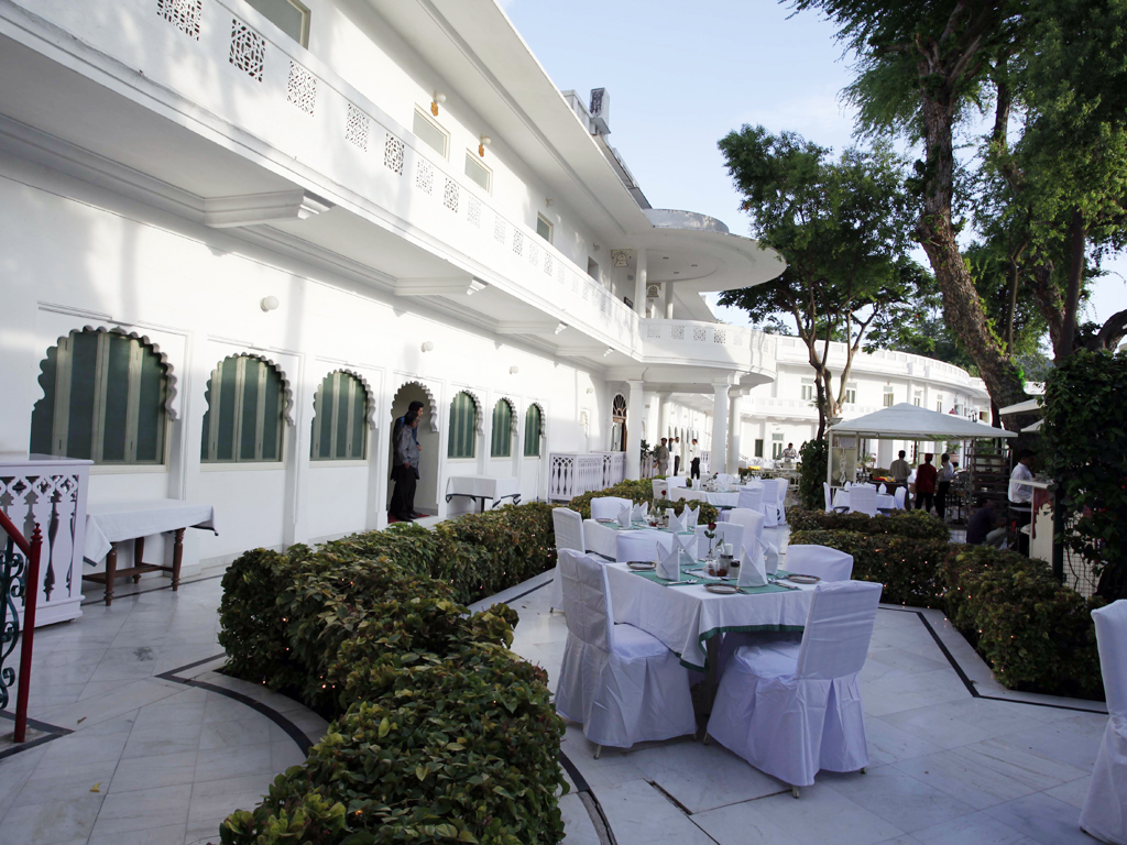 2762ce2ff62e402e9ade06ddacd6e172